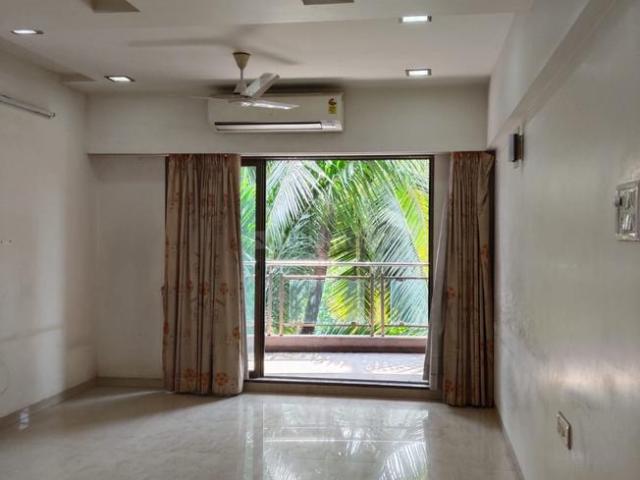 2 BHK Apartment in Vile Parle East for rent Mumbai. The reference number is 18993557