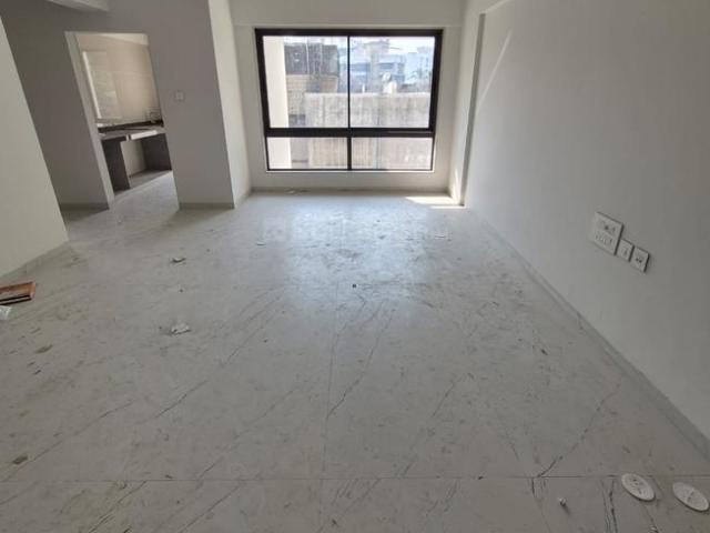 2 BHK Apartment in Vile Parle East for rent Mumbai. The reference number is 19056599