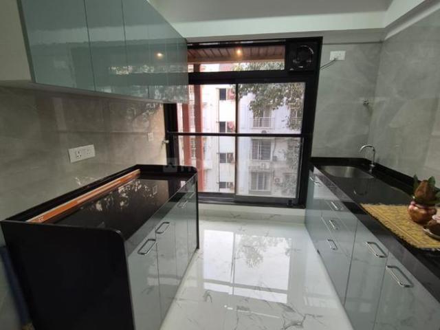 2 BHK Apartment in Vile Parle East for rent Mumbai. The reference number is 19072079