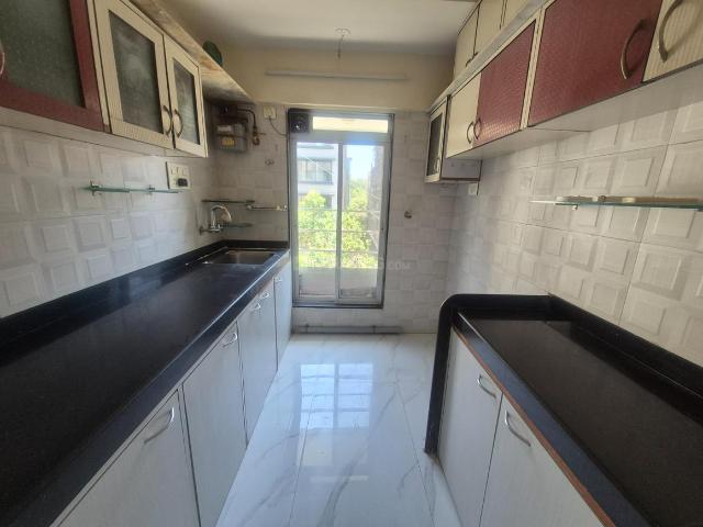 2 BHK Apartment in Vile Parle East for rent Mumbai. The reference number is 20009145