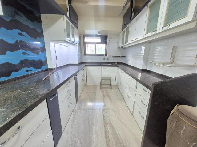 2 BHK Apartment in Vile Parle East for rent Mumbai. The reference number is 20009201