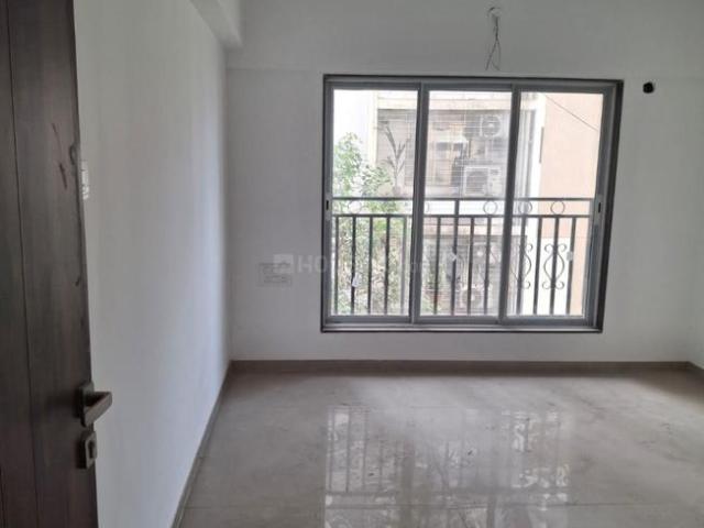 2 BHK Apartment in Vile Parle East for resale Mumbai. The reference number is 19605992