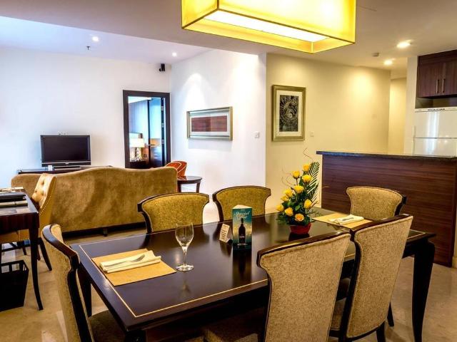 2 BHK Apartment in Vile Parle East for resale Mumbai. The reference number is 16563910