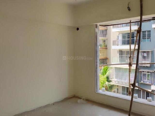 2 BHK Apartment in Vile Parle East for resale Mumbai. The reference number is 19928547