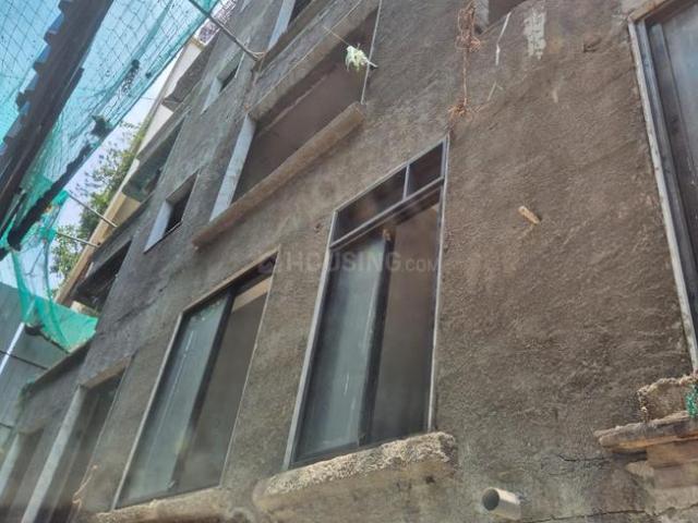 2 BHK Apartment in Vile Parle East for resale Mumbai. The reference number is 20491705
