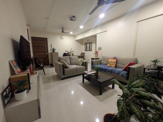 2 BHK Apartment in Vile Parle East for resale Mumbai. The reference number is 20695745