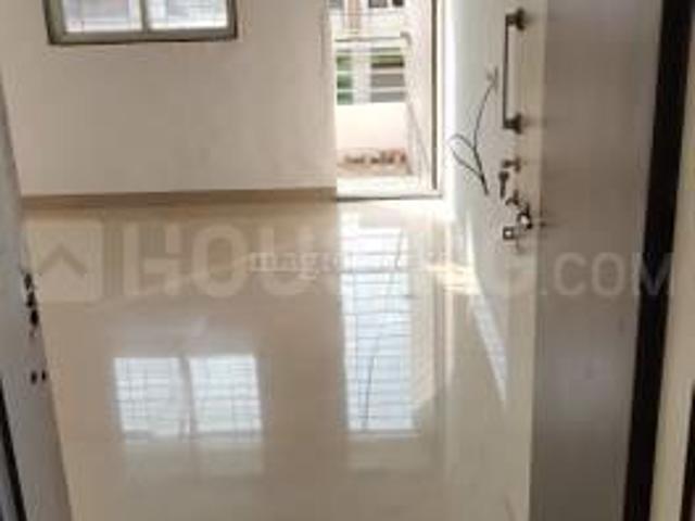 2 BHK Apartment in Viman Nagar for rent Pune. The reference number is 19804129