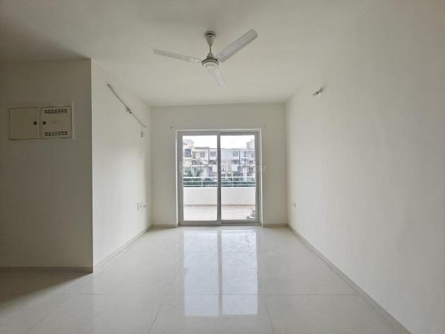 2 BHK Apartment in Viman Nagar for resale Pune. The reference number is 17826728
