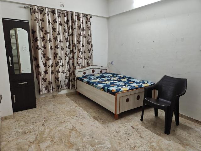 2 BHK Apartment in Vinay Nagar for rent Nashik. The reference number is 20040287