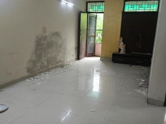 2 BHK Apartment in Vishnu Garden for rent New Delhi. The reference number is 20655116