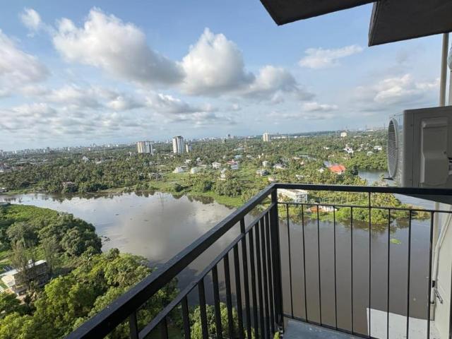 2 BHK Apartment in Vyttila for rent Kochi. The reference number is 20385194