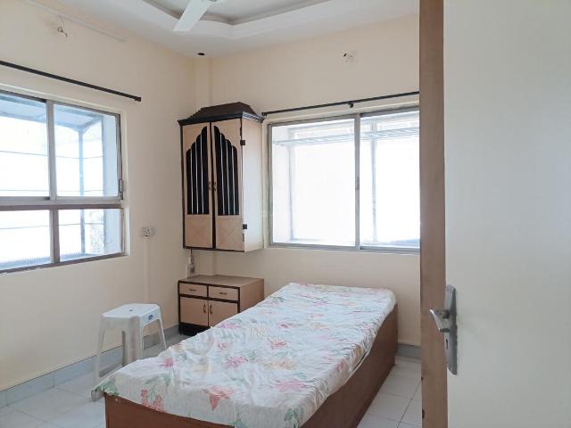 2 BHK Apartment in Yerawada for rent Pune. The reference number is 19994171