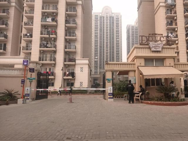 2 BHK Apartment in Zeta I for resale Greater Noida. The reference number is 20091669