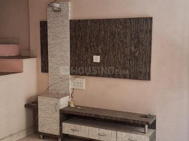 2 BHK Duplex in Adajan for rent Surat. The reference number is 20969008