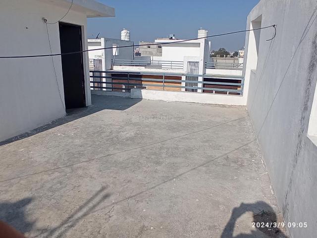 2 BHK Duplex in Gomti Nagar for rent Lucknow. The reference number is 20885010