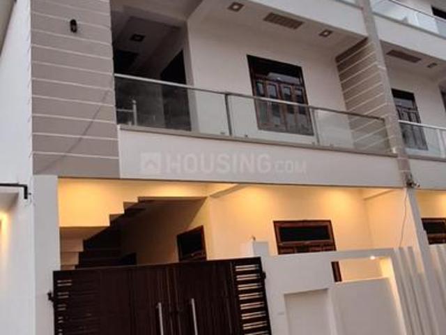 2 BHK Duplex in Jhalwa for resale Chak Dadanpur. The reference number is 17705776