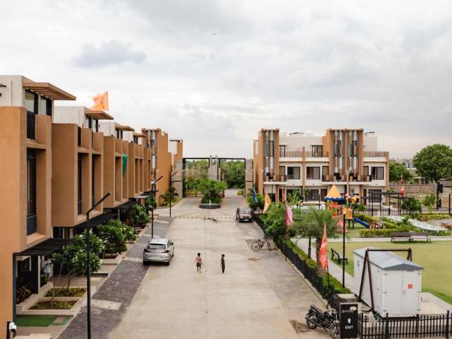 2 BHK Duplex in Manglia for resale Indore. The reference number is 20923135
