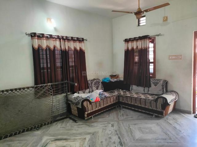 2 BHK Duplex in Palanpur for rent Banaskantha. The reference number is 20214475