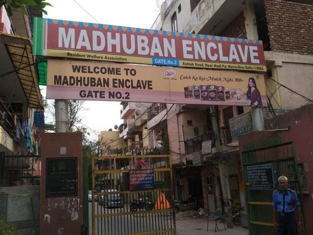 2 BHK Duplex in Paschim Vihar for resale West Delhi. The reference number is 18708959