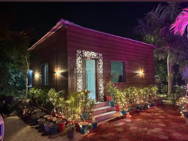 2 BHK Farm House in Mayur Vihar Phase 1 for resale East Delhi. The reference number is 17290206