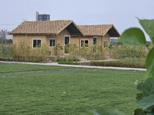 2 BHK Farm House in Chi V Greater Noida for resale Yamuna Expressway. The reference number is 17777652