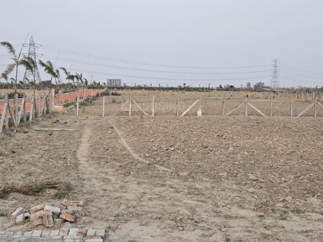 2 BHK Farm House in Yeida for resale Yamuna Expressway. The reference number is 17257208
