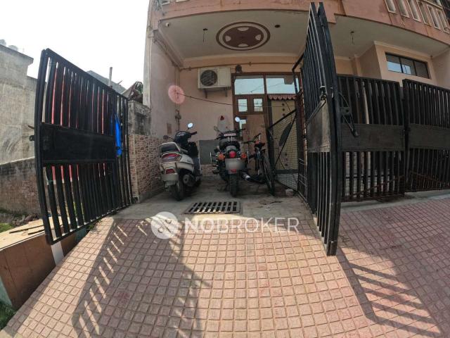 2 BHK for Rent In Govindpuram