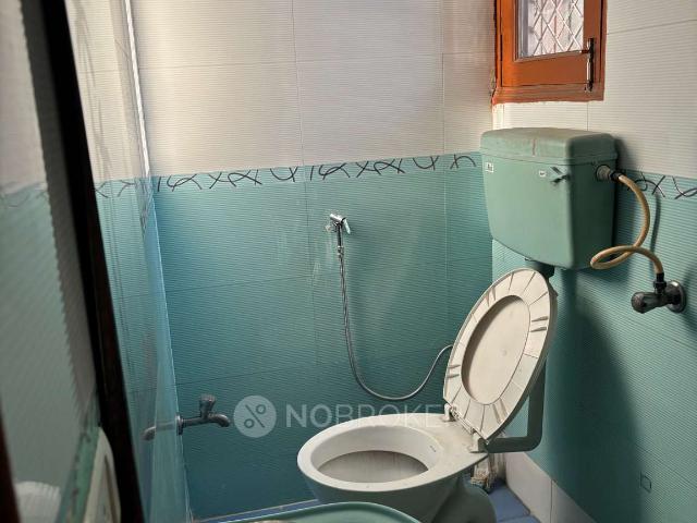 2 BHK Flat for Rent In Beta Ii