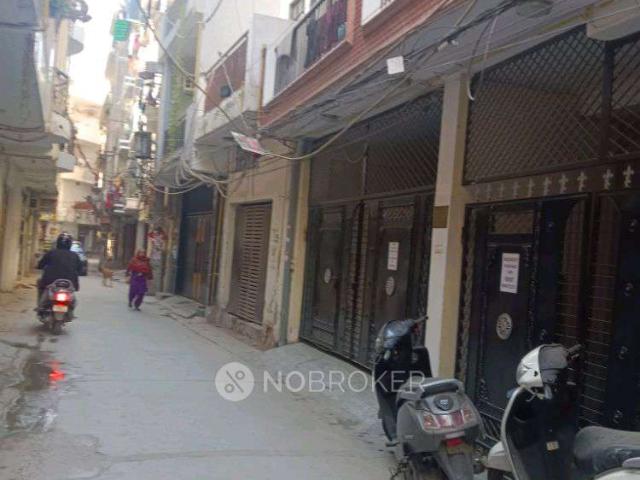 2 BHK Flat for Rent In Chattarpur Enclave