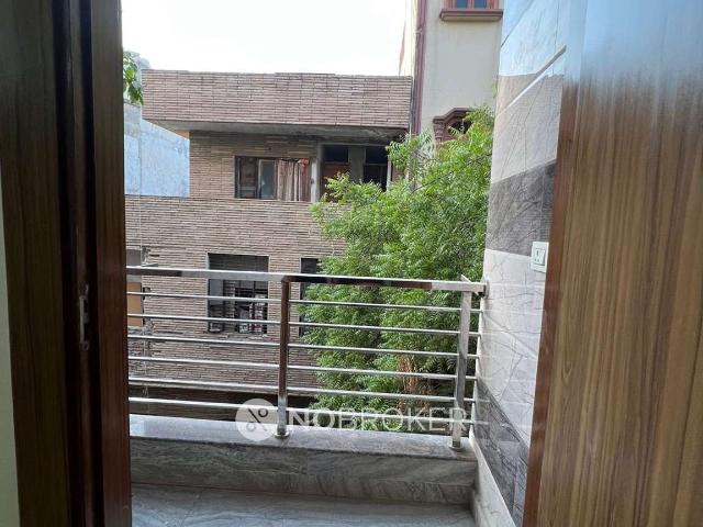 2 BHK Flat for Rent In Krishna Nagar
