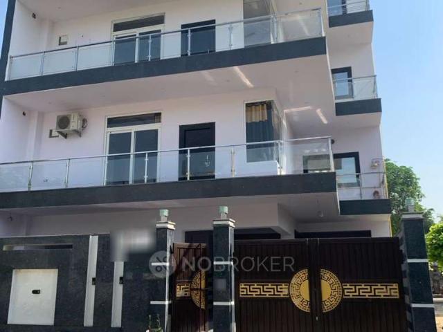 2 BHK Flat for Rent In Phi Iii
