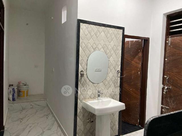 2 BHK Flat for Rent In Rajendra Park