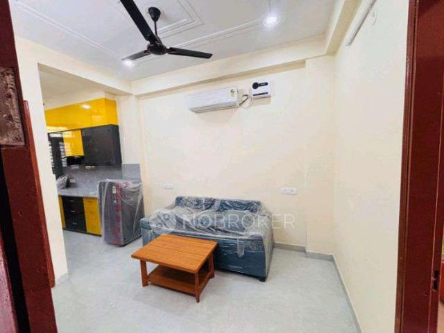 2 BHK House for Rent In F455+f8j, Golf Dr, Sector 42, Gurug