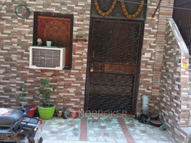 2 BHK Flat For Sale In Mukherjee Nagar