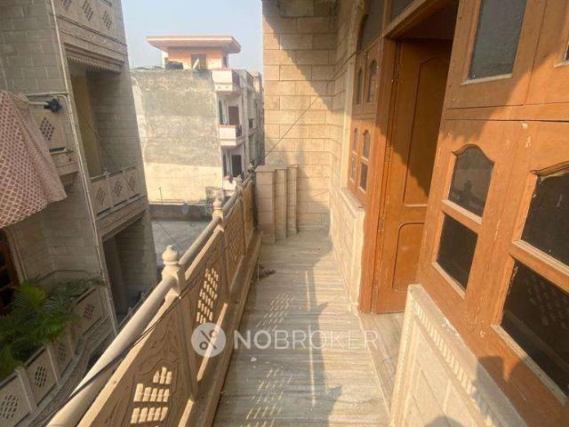 2 BHK Flat For Sale In Model Town