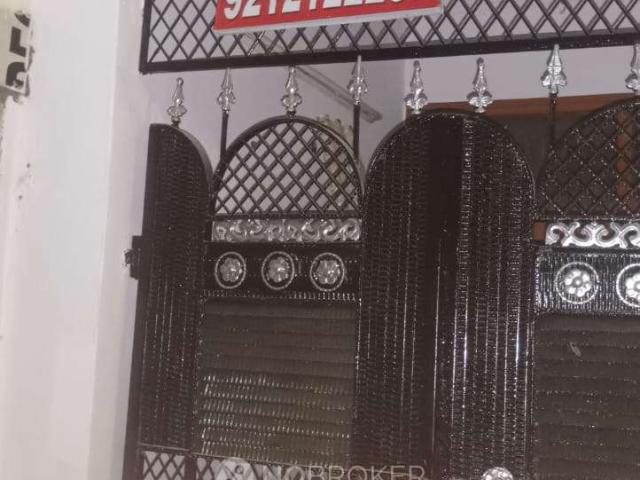 2 BHK Flat For Sale In New Mahavir Nagar