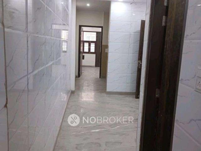 2 BHK Flat For Sale In Azadpur