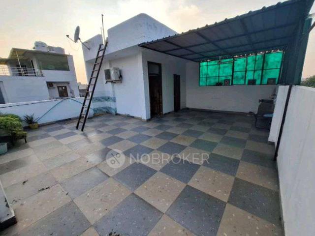 2 BHK Flat For Sale In E16 29, Rohini Sector 8 Road