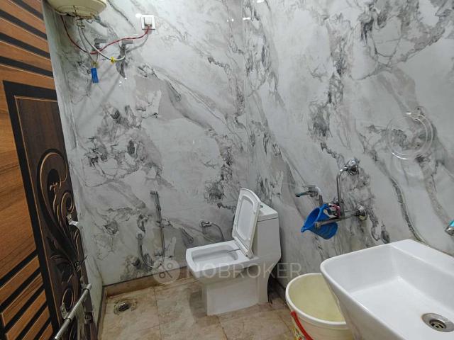 2 BHK Flat For Sale In Kucha Pati Ram Road
