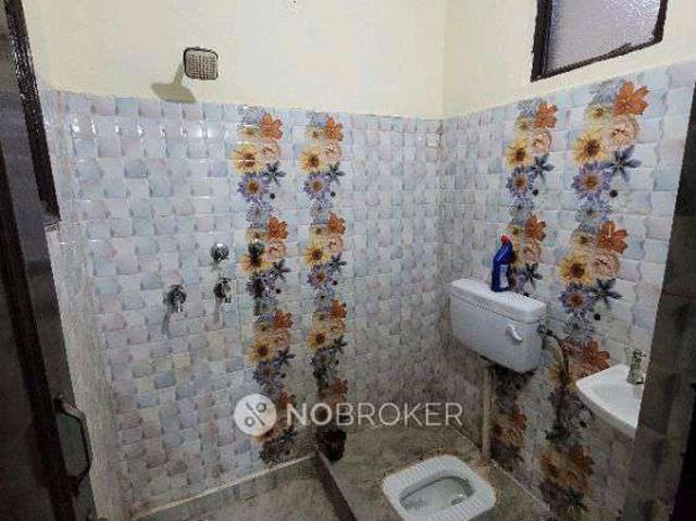 2 BHK Flat For Sale In Shakarpur Khas