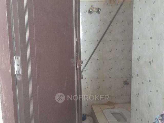 2 BHK Flat For Sale In Vinod Nagar East