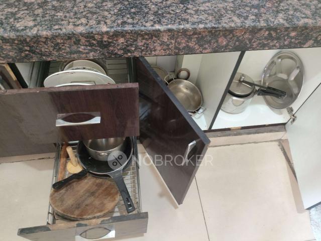 2 BHK Flat In Mahagun Mascot for Rent In Crossings Republik