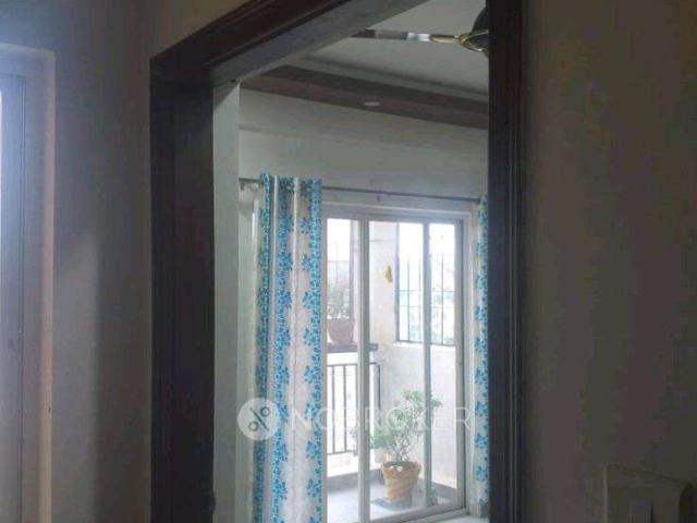 2 BHK Flat In Meenakshi Estates North Avenue For Sale In Th