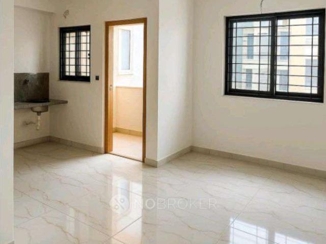 2 BHK Flat In Nandini Lakeview Apartments For Sale In J. P. Nagar