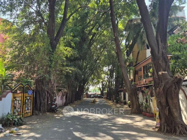 2 BHK Flat In Narayan Baugh For Sale In B building, Narayan