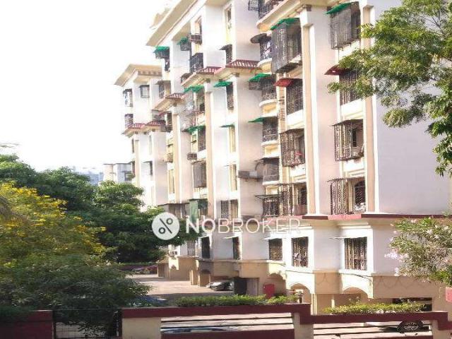 2 BHK Flat In Neighbourhood Society For Sale In Kandivali East