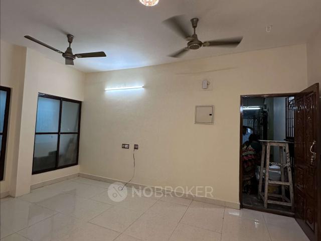 2 BHK Flat In Omlakshmi Apartments, saligramam For Sale In Omlakshmi Apartments