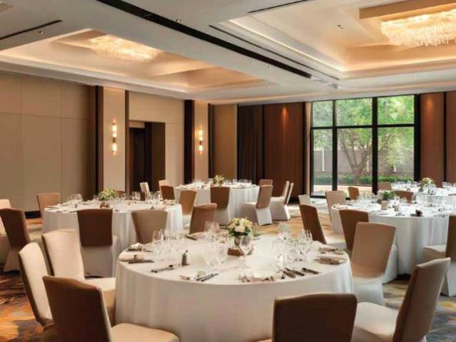 2 BHK Flat In One Vara For Sale In Goregaon East