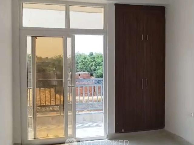 2 BHK Flat In A Square Ekta Garden, Sector 12 for Rent In