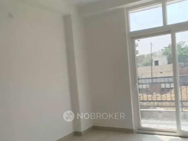2 BHK Flat In A Square Ekta Garden, Sector 12 for Rent In